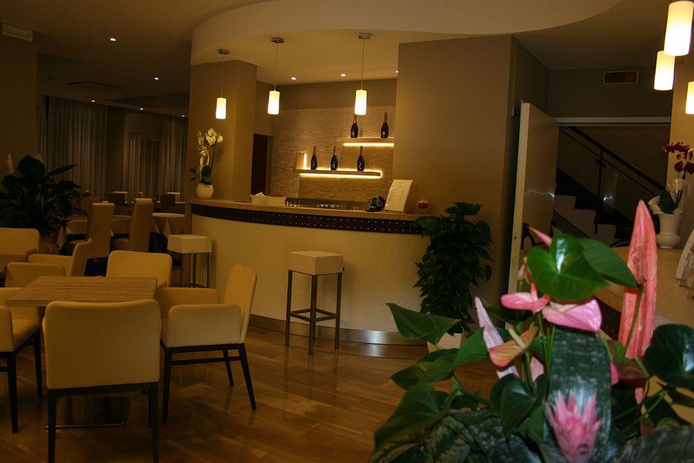 Hotel Lalla Beauty & Relax Чезенатико Экстерьер фото