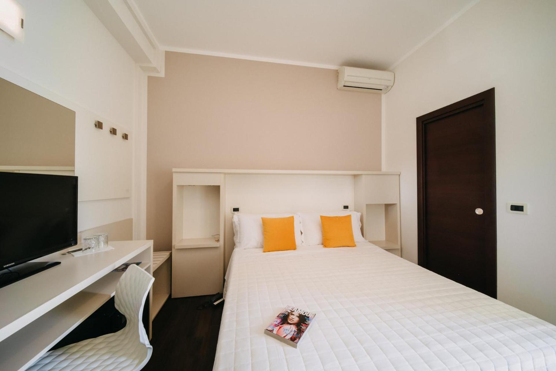 Hotel Lalla Beauty & Relax Чезенатико Экстерьер фото