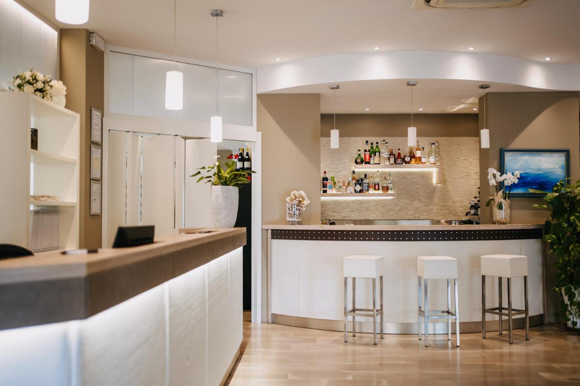Hotel Lalla Beauty & Relax Чезенатико Экстерьер фото