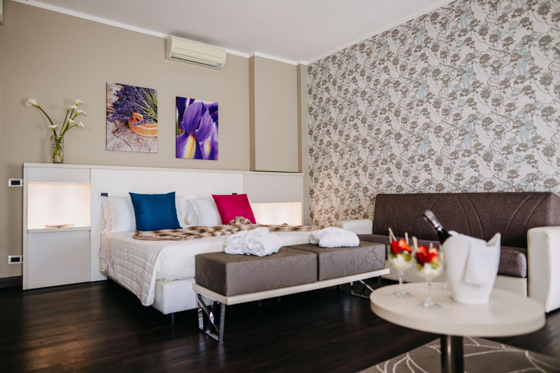Hotel Lalla Beauty & Relax Чезенатико Экстерьер фото